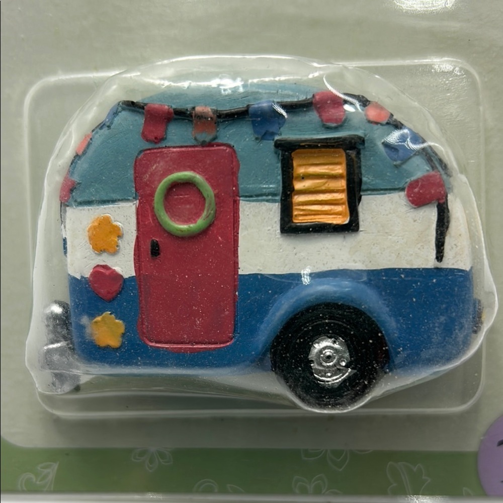 Darice Mini Camper Trailer Figurine Red Blue Fairy Garden Dollhouse Decor NWT
